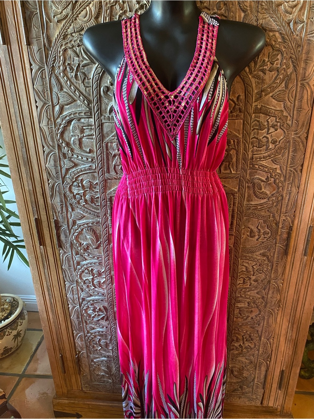 Sleeveless Pink V-Neck Maxi Dress with Beaded Detail